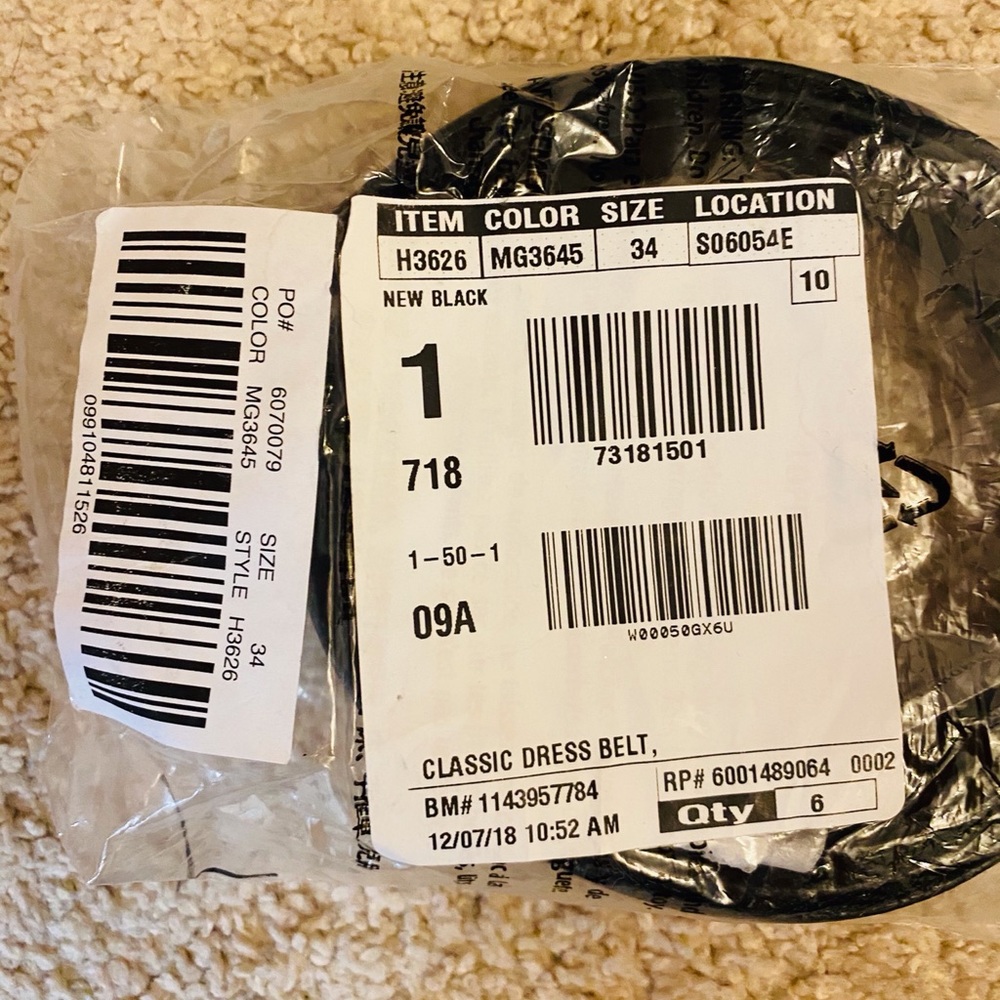 Banana Republic 34 Black Classic Dress Belt NWT